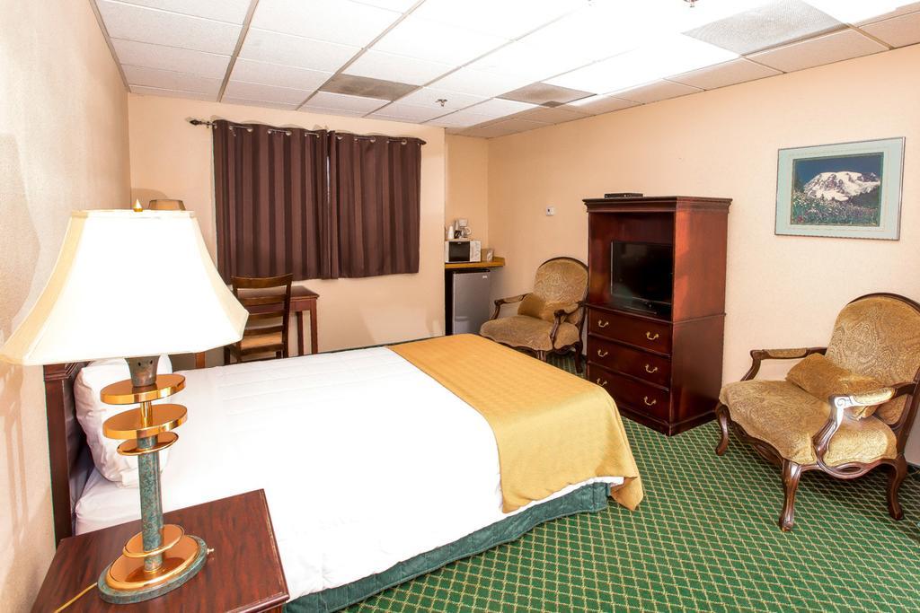 Village Inn & Suites Marysville Room photo
