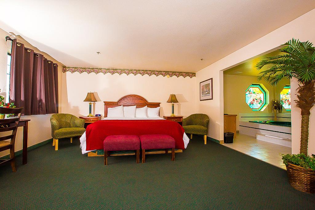 Village Inn & Suites Marysville Room photo